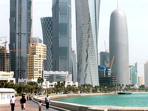 Path Walkway Another view of the Doha Corniche.